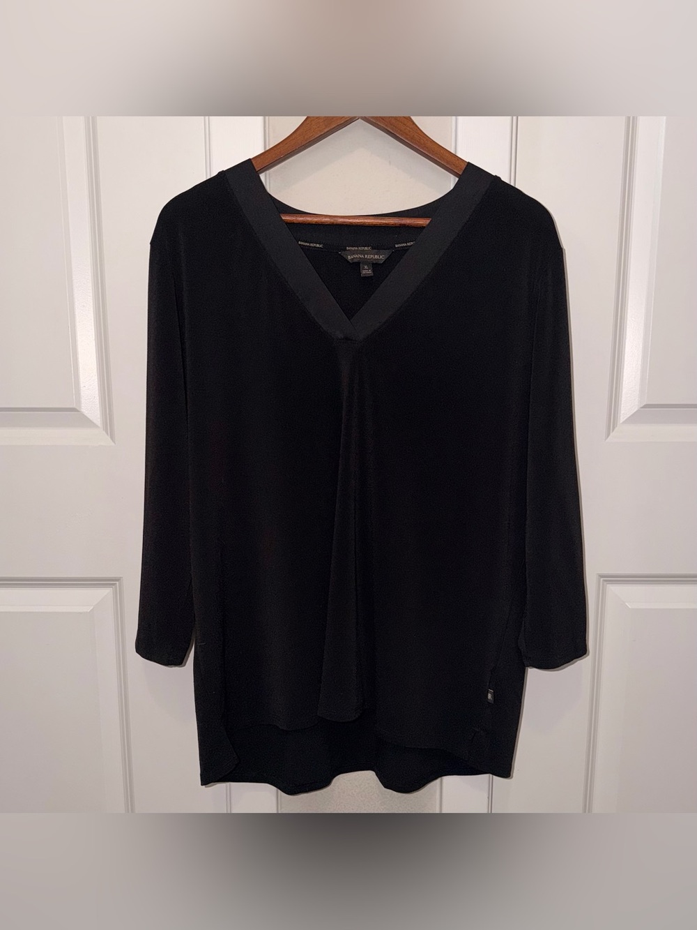 Banana Republic black, lightweight blouse Size XL